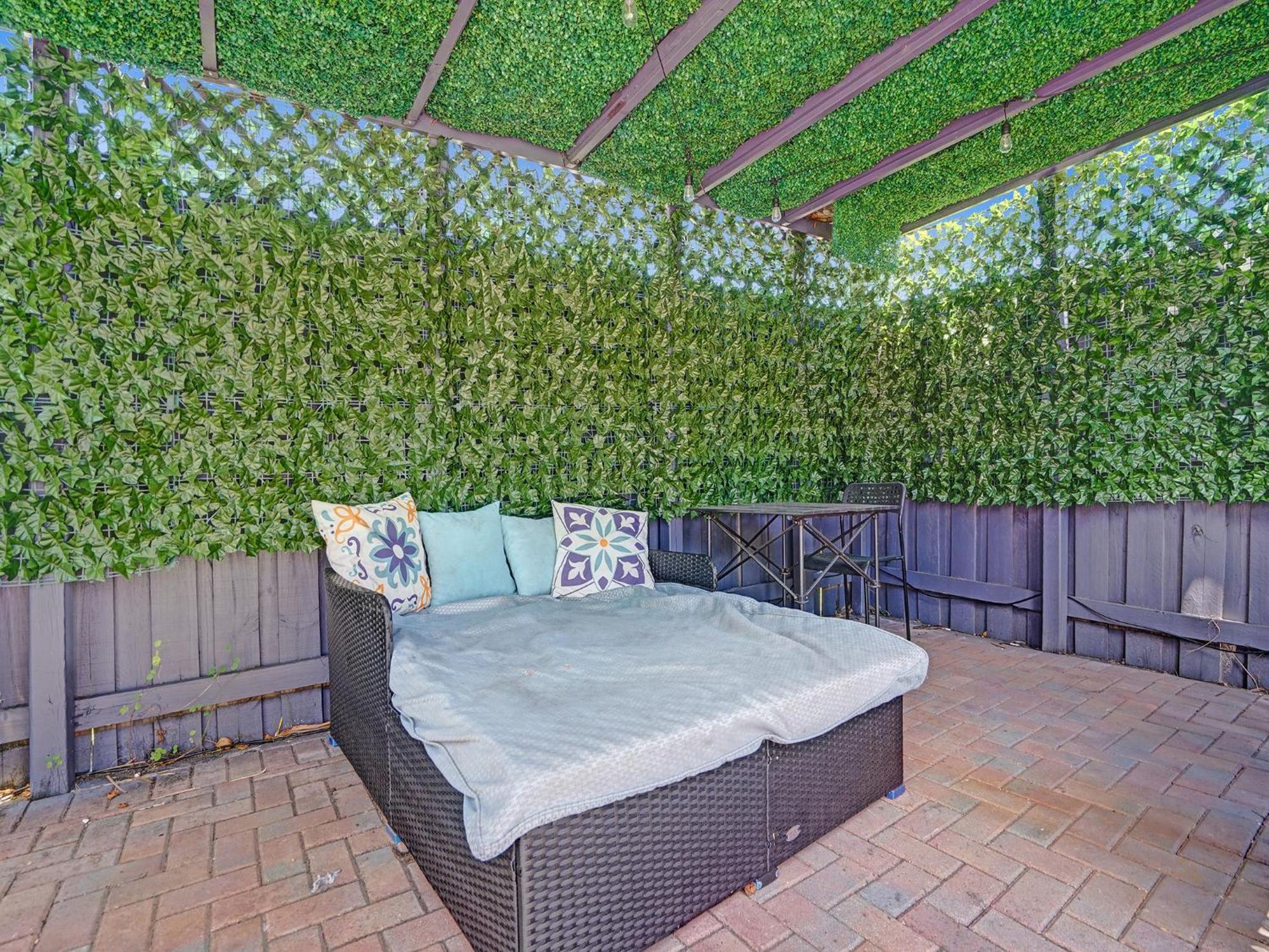 Large Gay Men'S 1 Bedroom W Gameroom Heated Pool Clothing Optional Oakland Park Exterior photo